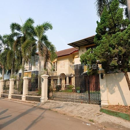 בקאסי Sr Residence Near Mall Ciputra Cibubur Mitra Reddoorz מראה חיצוני תמונה